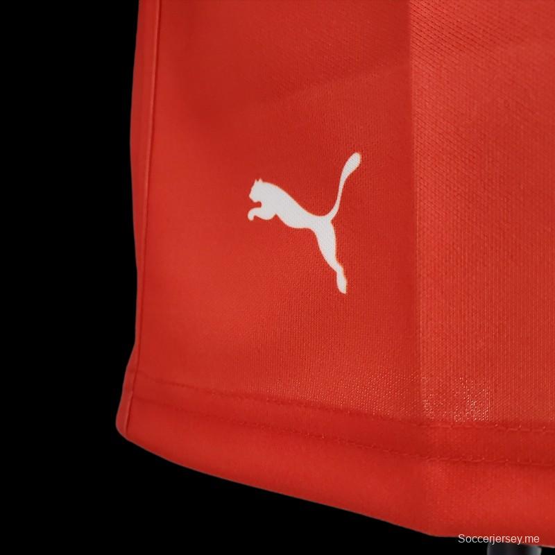 فورمولا 1 فورمولا 1؛ بدلة سباق فيراري حمراء
