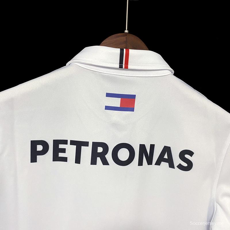 مرسيدس بنز F1 بولو بيضاء مرسيدس-بنز بيضاء
