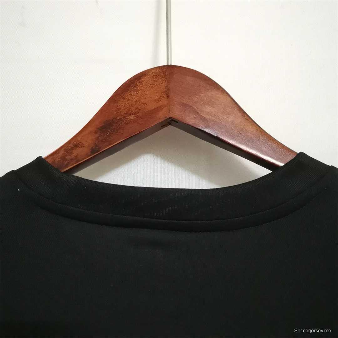 قميص كرة قدم ريترو 17/18 ريال مدريد ريترو 17/18 مع رقعة كاملة
