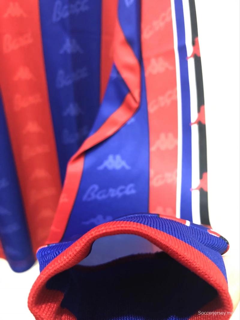 قميص ريترو 96/97 بأكمام طويلة الأكمام من برشلونة
