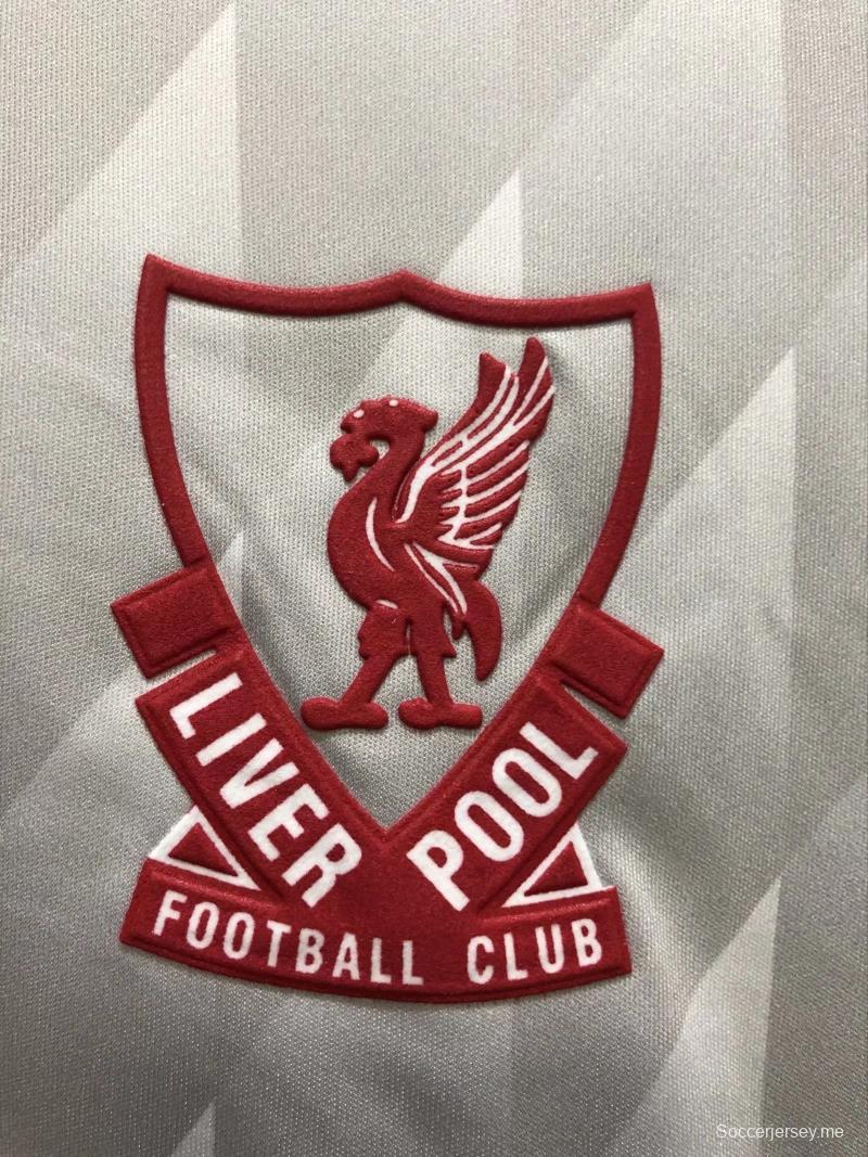 قميص كرة قدم ريترو 89/91 بأكمام طويلة لليفربول خارج ملعبه
