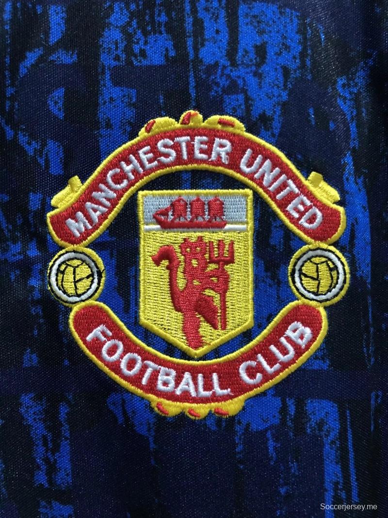قميص كرة القدم القديم 92/93 لمانشستر يونايتد خارج أرضه
