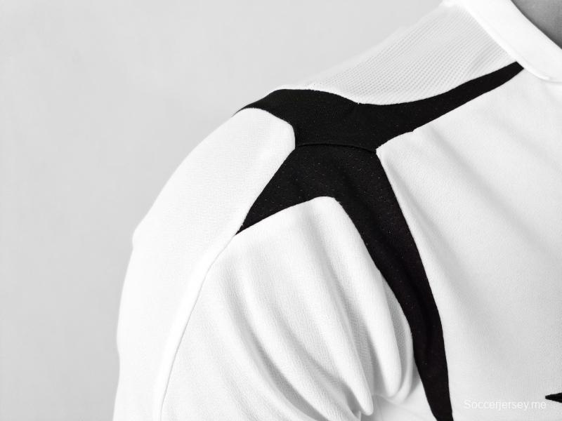 قميص كرة القدم COLO 2006 COLO COLO 2006 القديم
