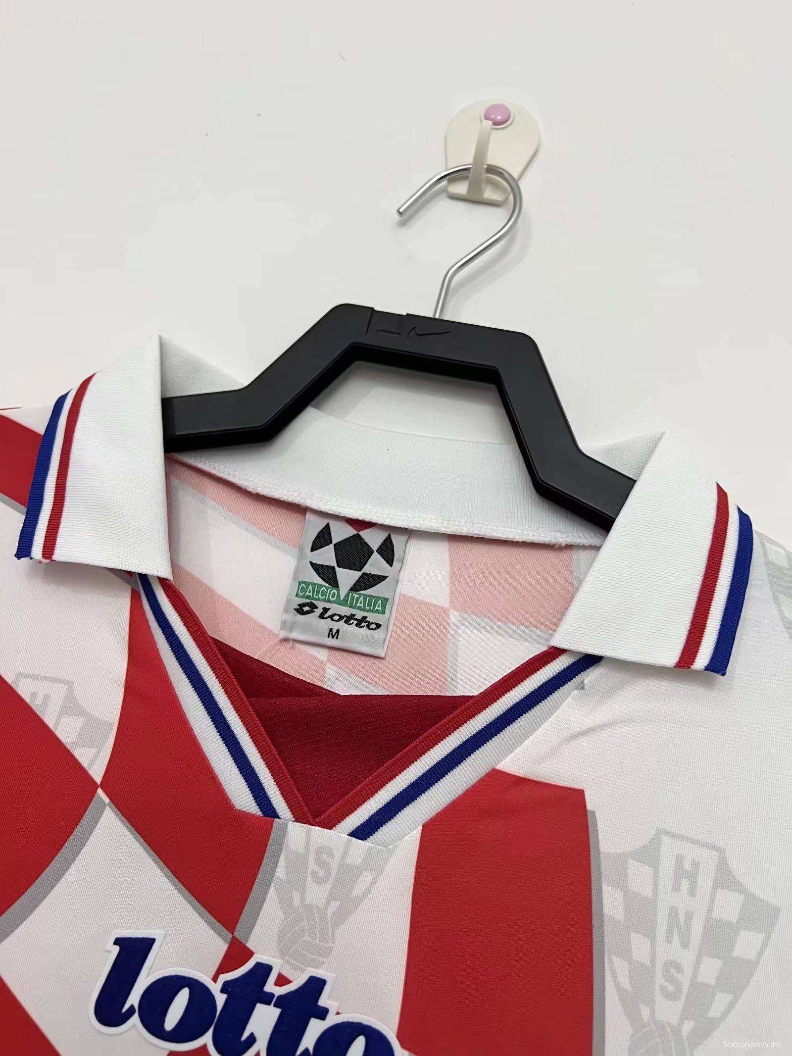 قميص كرة قدم كرواتيا القديم 1998، قميص كرواتيا الرئيسي
