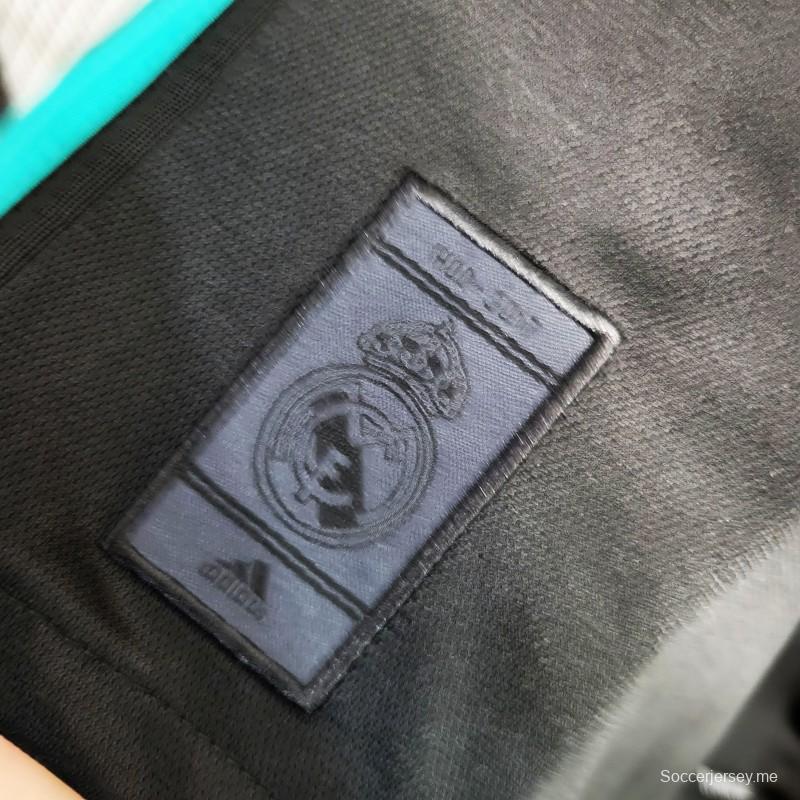 قميص ريترو 17-18 ريال مدريد خارجي أسود اللون أسود عتيق
