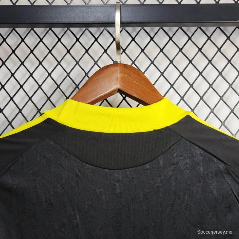 قميص ليفربول الثالث الأسود ريترو 2010/11 2010/11 ليفربول الثالث
