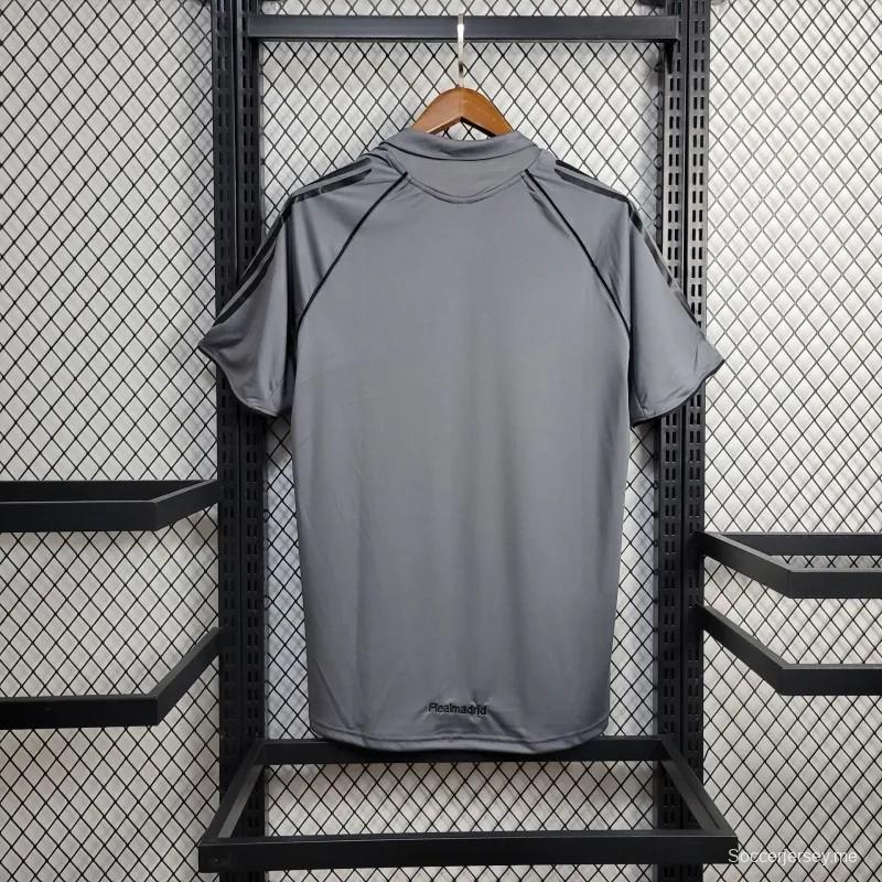 قميص ريترو 05/06 ريال مدريد الثالث الرمادي القديم 05/06
