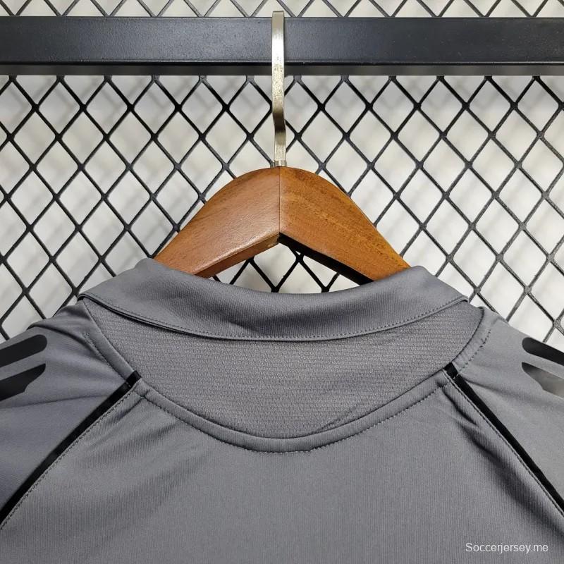 قميص ريترو 05/06 ريال مدريد الثالث الرمادي القديم 05/06
