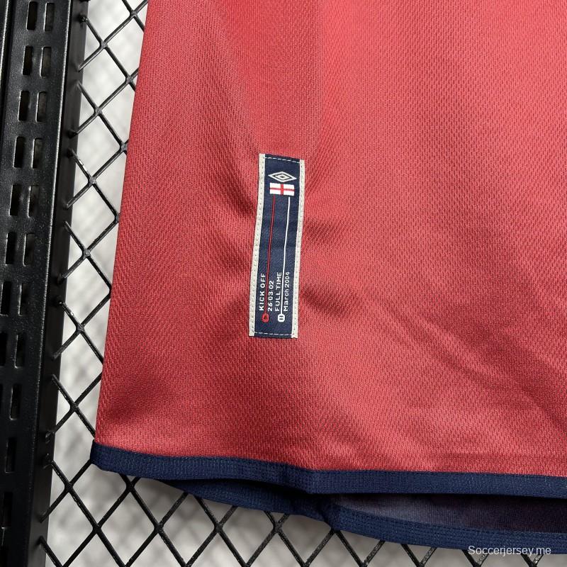 قميص إنجلترا الرجعية لعام 2002 خارجي
