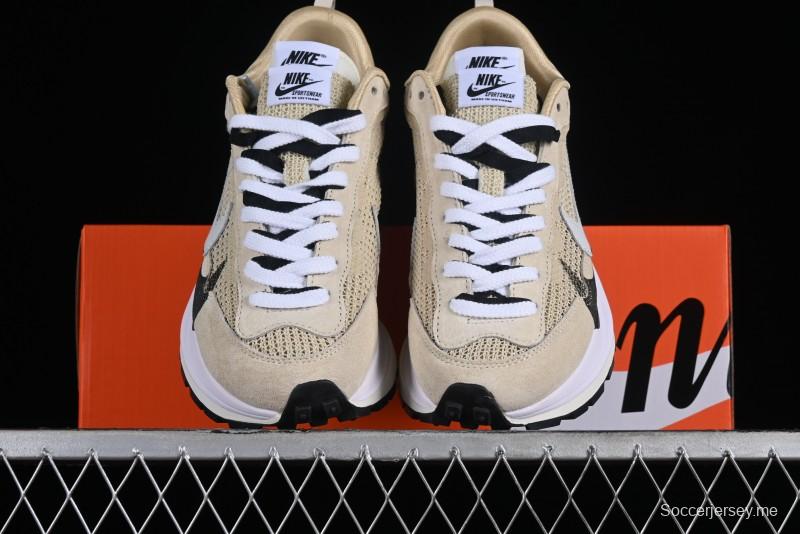 Nike Sacai VaporWaffle 3.0 Fashion-Forward Running Shoes - CV1363-108
