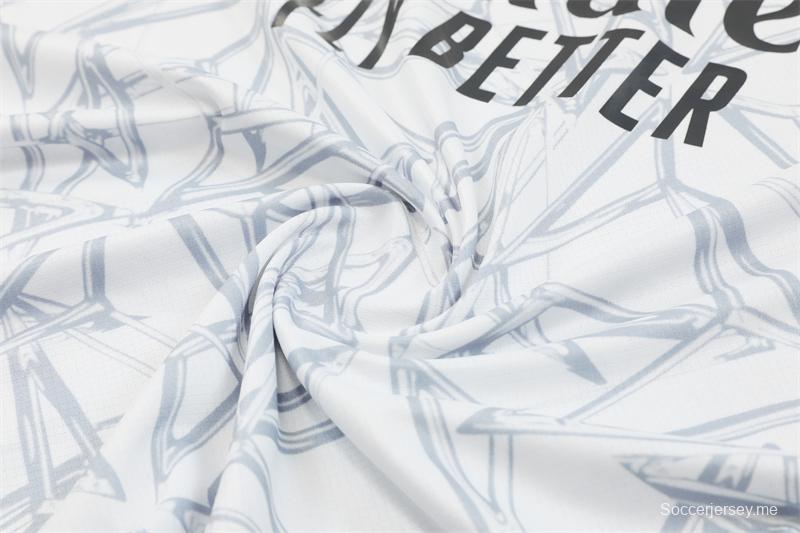 24/25 ريال مدريد 24/25 قميص أبيض خاص بأكمام قصيرة + شورت قصير الأكمام أبيض