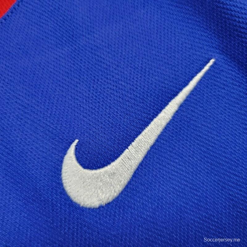 2005/2006 قميص مانشستر يونايتد الرجعية لمانشستر يونايتد خارج الديار