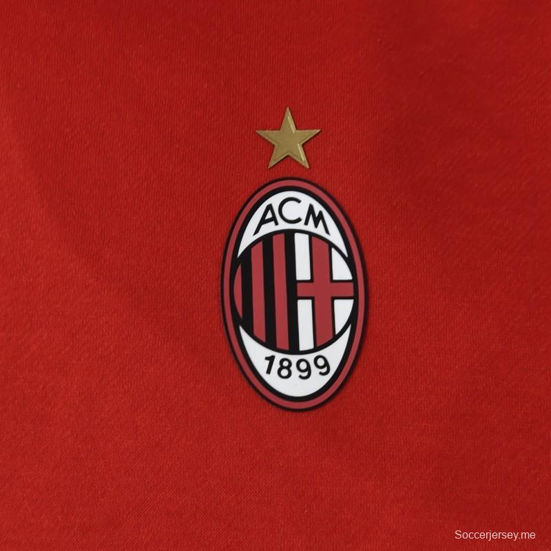 24/25 هودي ميلان أزرق/أحمر/أسود/بيج/رمادي مع شارة سوداء