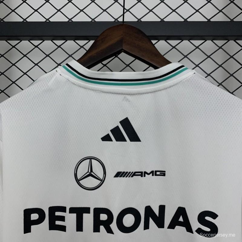 تي شيرت فورمولا 2025 فورمولا 1 AMG أبيض