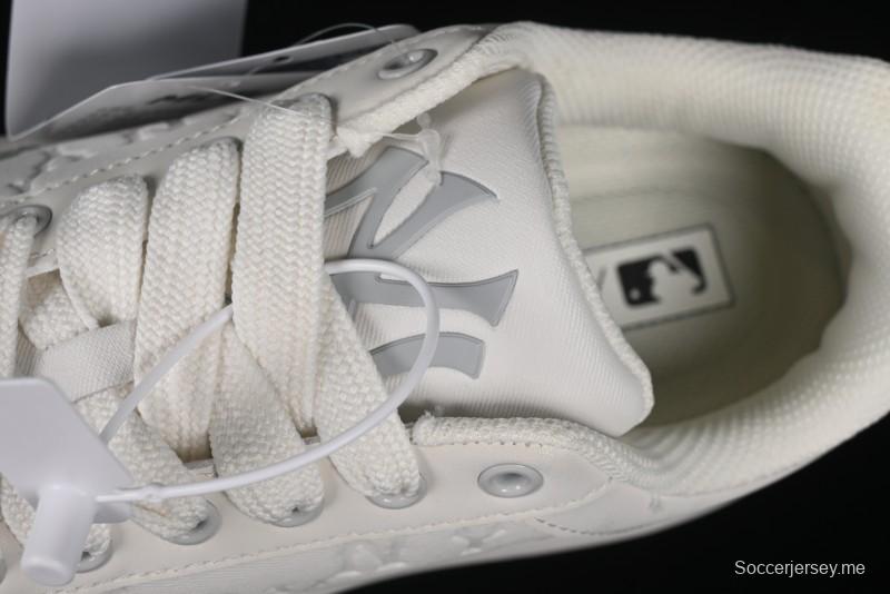 MLB Chunky Classic Base New York Yankees Lightweight Platform Casual Sneakers - 3ASXBMN4N50GRL