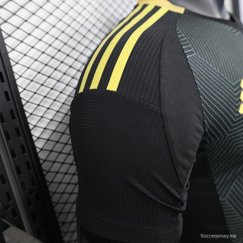 إصدار اللاعب 25/26 قميص نادي الأهلي السعودي أسود بنقوش هندسية