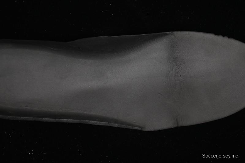 Nike Air Humara Retro Trail Running Shoes with 1990s Outdoor Style - 924464-001