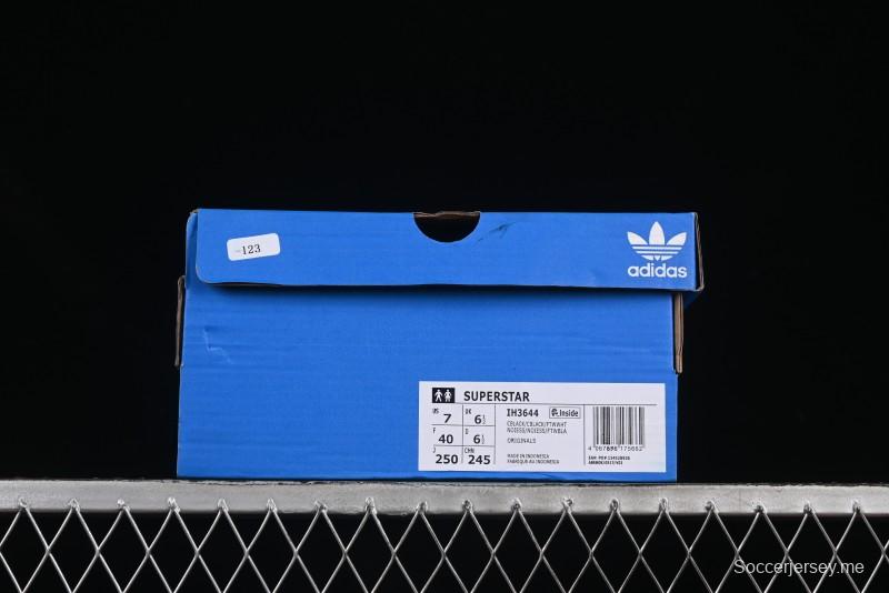 حذاء رياضي كاجوال بحافة مسننة من أديداس كلوت × سوبرستار شيل تو في تصميم حافة مسننة - IH3644