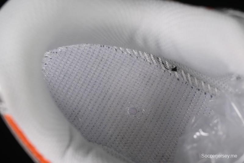 حذاء الجري الكلاسيكي من نايك V5 RNRR ميلينيوم ميلينيوم كلاسيكي بنعل وسطي من الفوم - HJ5228-800