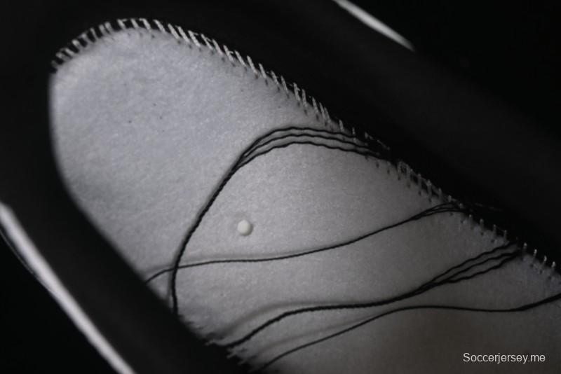 حذاء نايك اير فورس 1 '07 المنخفض الكاجوال من نايك باللونين الأسود والأبيض مع تفاصيل حبل القنب - ZH0316-073