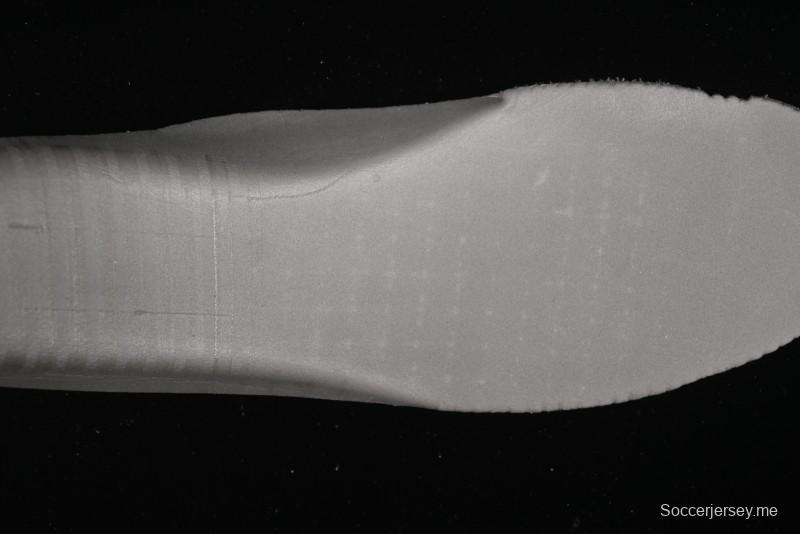 حذاء نايك اير فورس 1 '07 المنخفض من نايك اير فورس 1 '07 LV Collaboration بلونين أحمر بكعب أحمر برباط كاجوال - DM686868-084