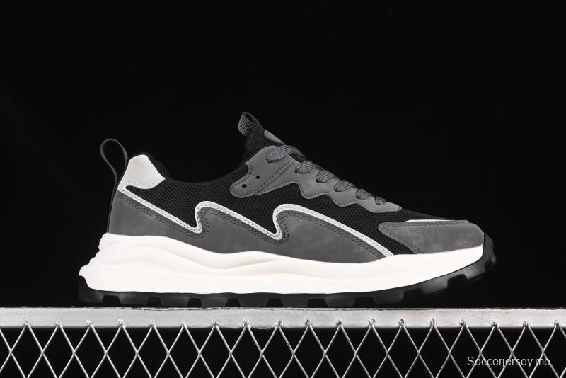 حذاء الجري أديداس ذو النعل السميك المتشابك من أديداس مع جزء علوي مريح ونعل مضاد للانزلاق - 63093901001