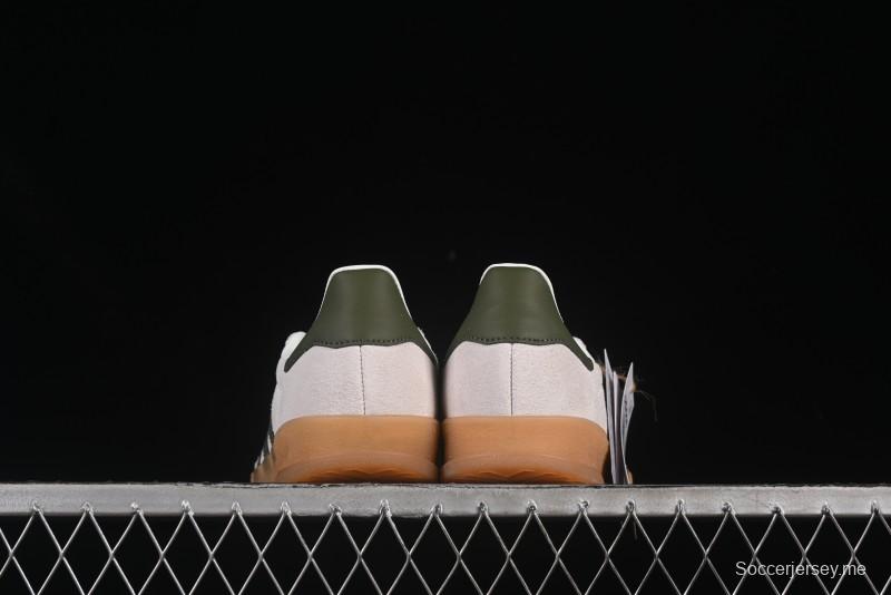 أديداس أوريجينالز جازيل من أديداس أوريجينالز حذاء رياضي كاجوال داخلي بتصميم مضاد للانزلاق ومقاوم للاهتراء - JH8821