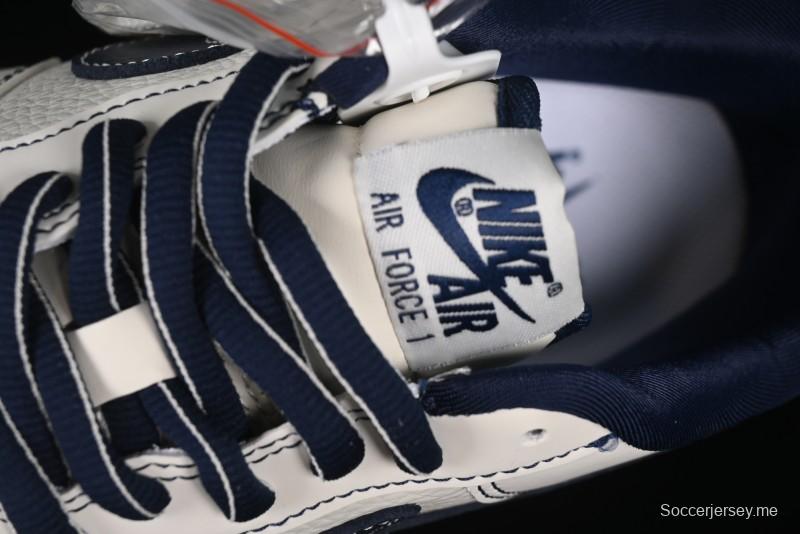 حذاء نايك اير فورس 1'07 المنخفض الكاجوال من نايك باللون الكريمي مع سووش أزرق - SC9207-535