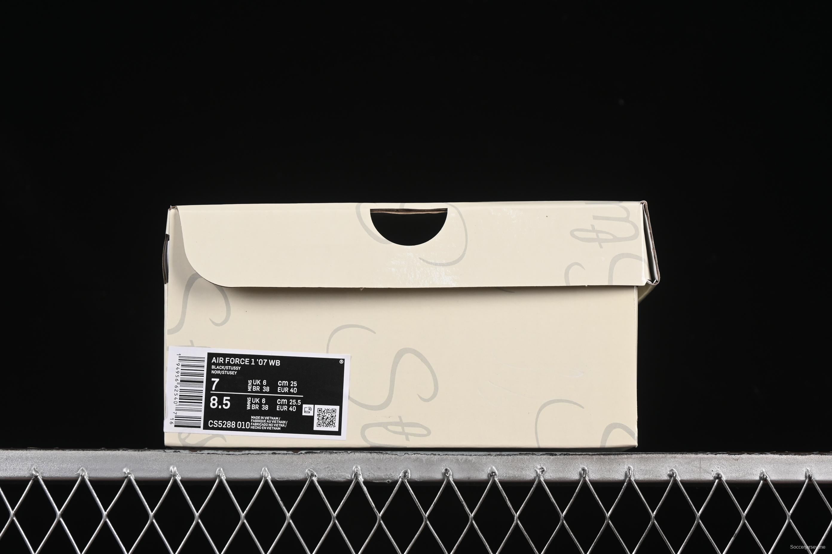 حذاء نايك اير فورس 1 '07 منخفض من نايك اير فورس 1 '07 ستوسي كولابوريشن دوال تون أحمر اللون - CS5288-010