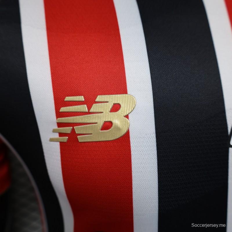 نسخة اللاعب 25/26 قميص فريق ساو باولو ساو باولو مع الرعاة الكاملين