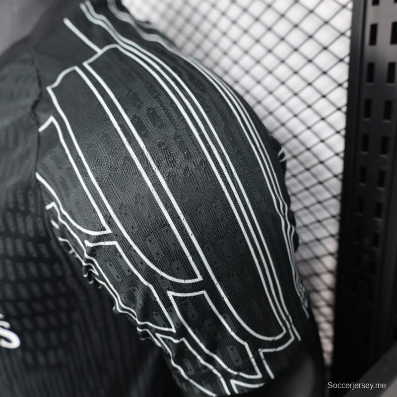 إصدار اللاعب 25/26 قميص حارس مرمى باريس سان جيرمان الأسود