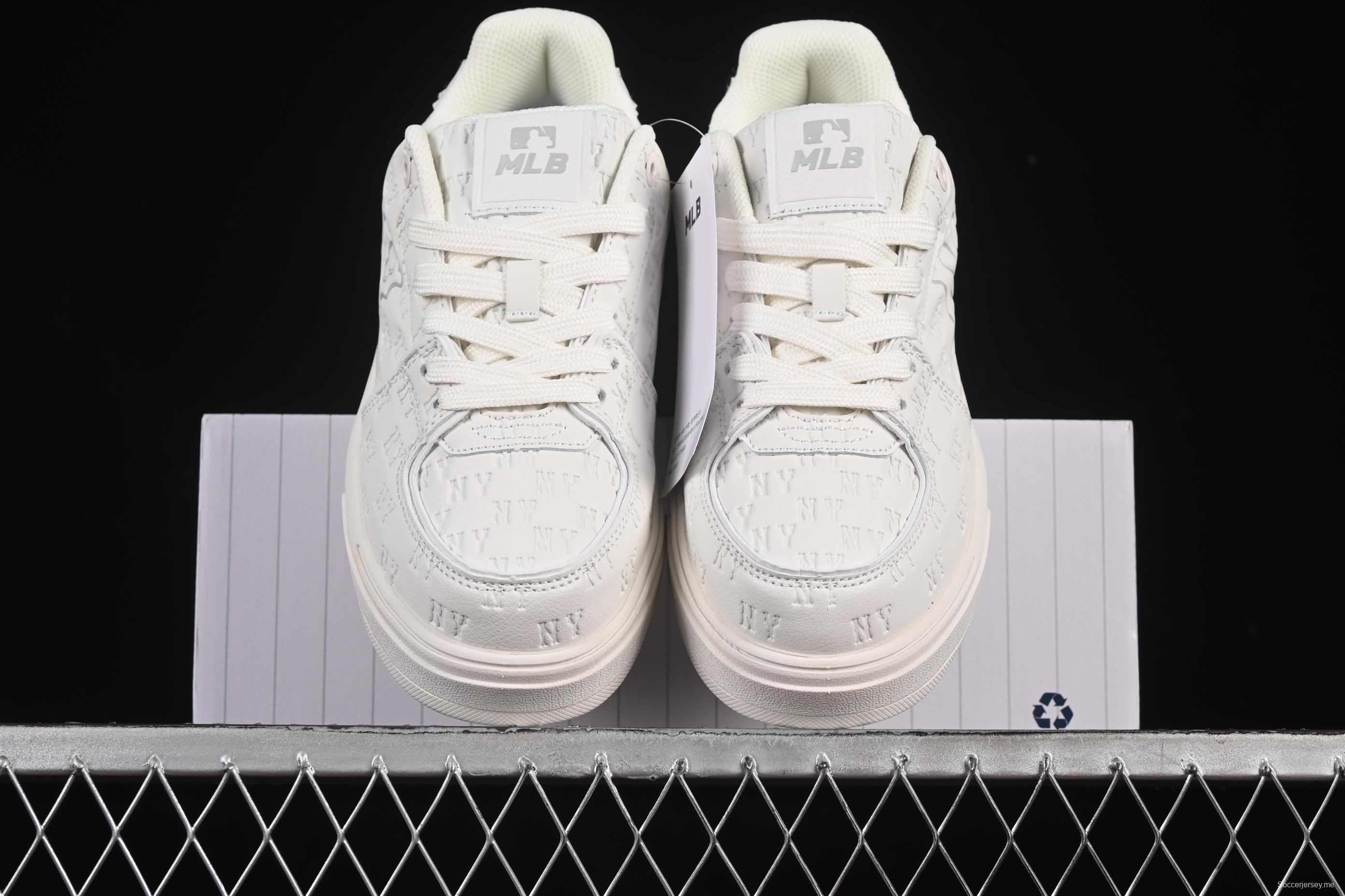 New York Yankees MLB Bigball Chunky Embo Monogram Platform Sneakers - 3ASXE015N50WHS