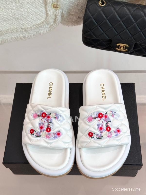 2025 Slippers Chanel White Leather Women Slippers KFY00260