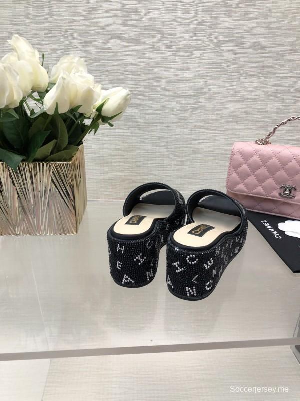 2025 Slippers Chanel Black Fabric Slippers