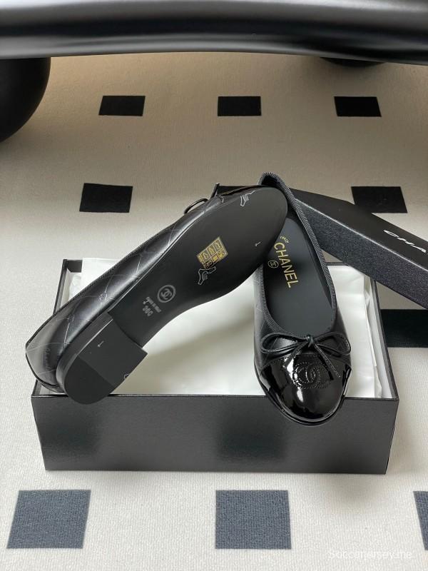 2025 Women Chanel Black Patent Leather Ballet Flats