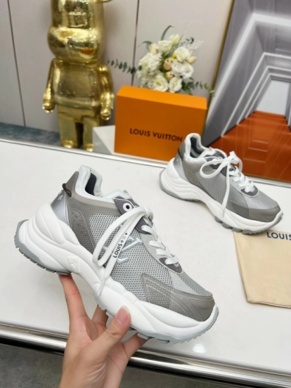 2025 Unisex Louis Vuitton Grey White Mesh Leather Sneakers Monogram LY00340