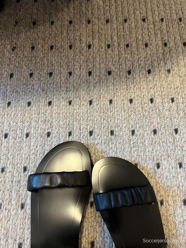 2025 Women The Row Black Leather Flat Sandals KFY00270