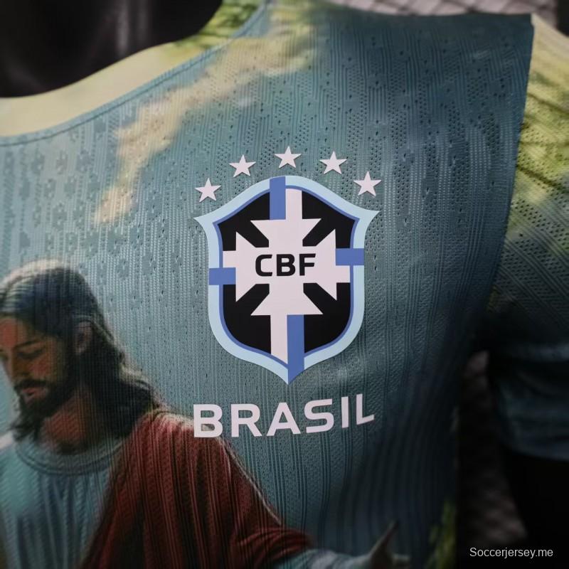 إصدار اللاعب 2025 قميص البرازيل باللون الأزرق الفاتح مع عمل فني ديني ليسوع المسيح