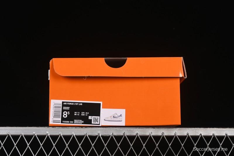 حذاء نايك اير فورس 1 '07 المنخفض من نايك اير فورس 1 '07 LV Collaboration باللون الرمادي الفاتح ذو خطافين صغيرين كاجوال - YX5066-350