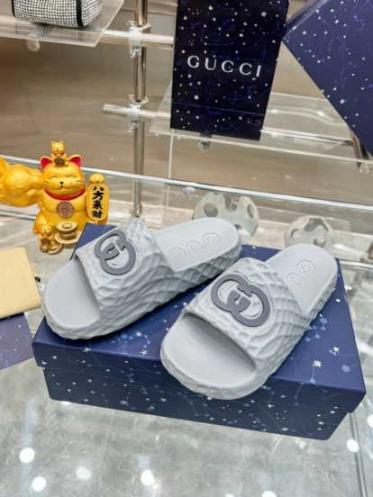 2025 Men Gucci Light Blue Rubber Slippers Interlocking G KFY00170
