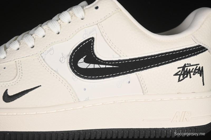 حذاء نايك اير فورس 1 '07 منخفض من نايك ستاسي كولابوريشن أبيض رمادي كاجوال - KK1988-093