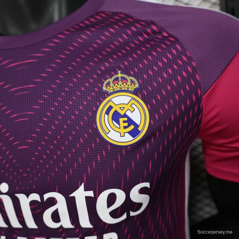 إصدار اللاعب 25/26 قميص ريال مدريد باللون الوردي الأرجواني مع قميص بنمط موجة هندسية
