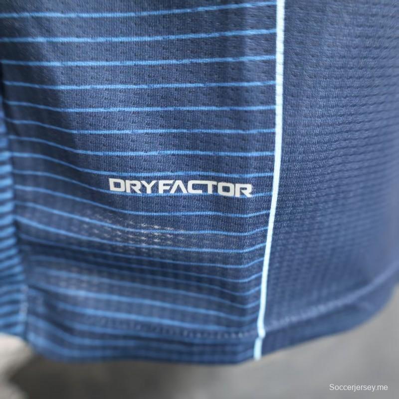 إصدار اللاعب 25/26 قميص باتشوكا خارج ملعبه