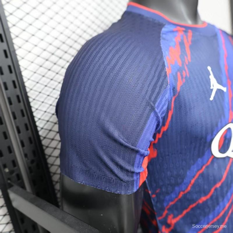 نسخة اللاعب 25/26 باريس سان جيرمان باريس سان جيرمان أزرق بنقشة برق أحمر