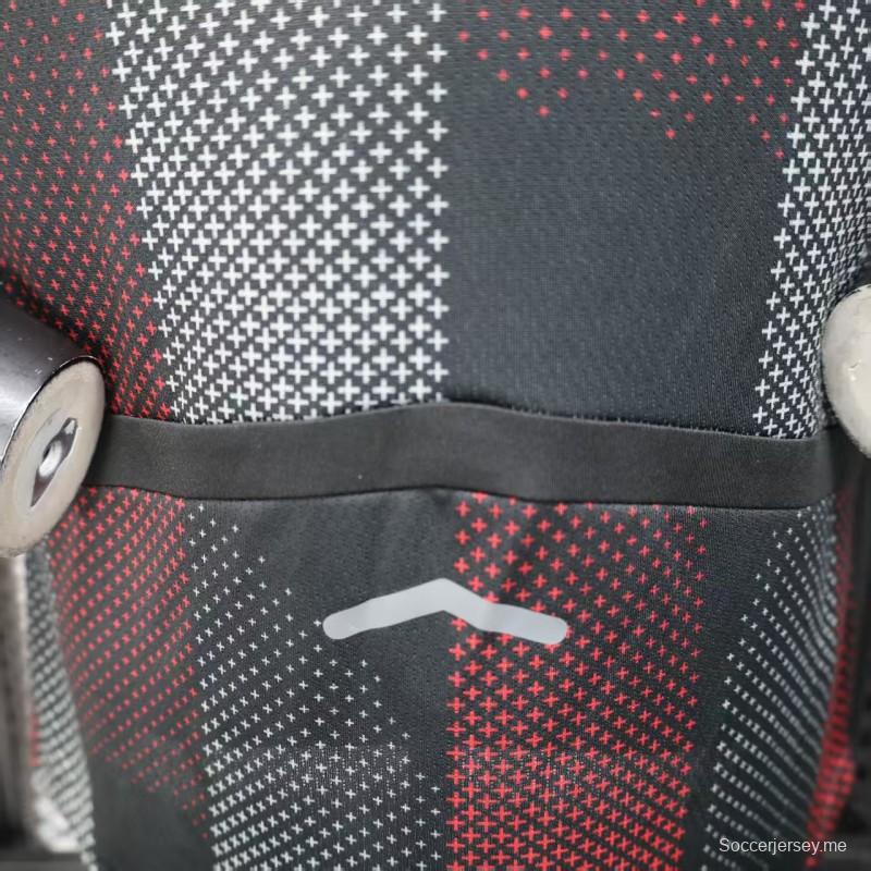 إصدار اللاعب 25/26 قميص فريق باير 04 ليفركوزن 04 ليفركوزن على أرضه