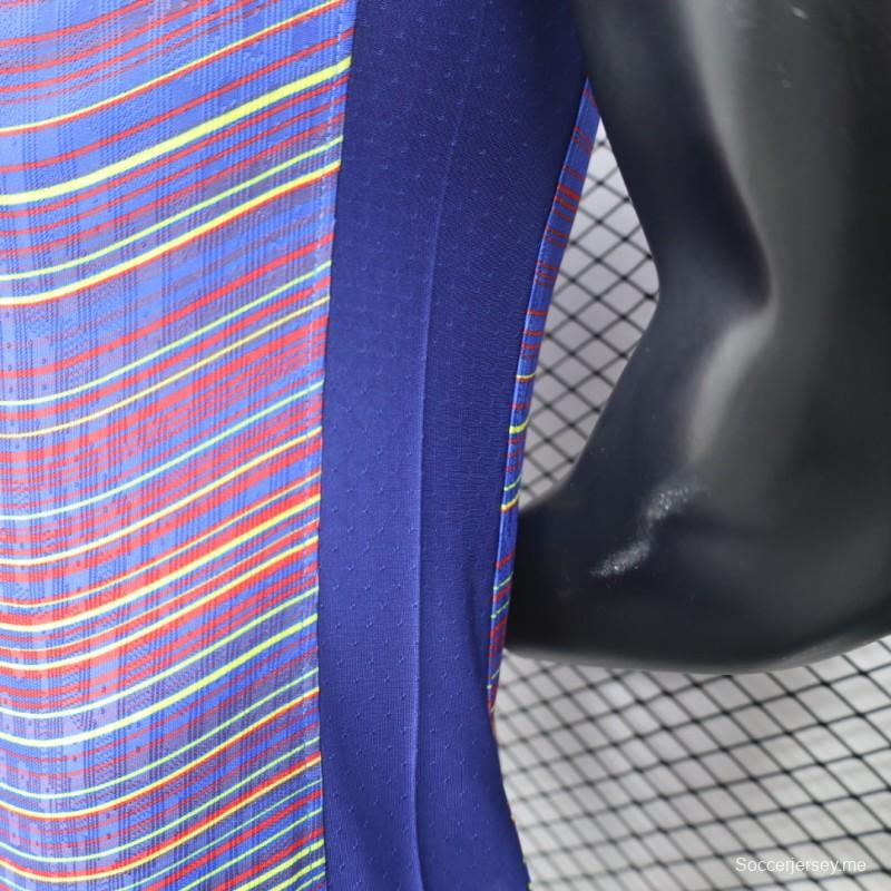 إصدار اللاعب 25/26 قميص نادي برشلونة أزرق بخطوط موجية ملونة