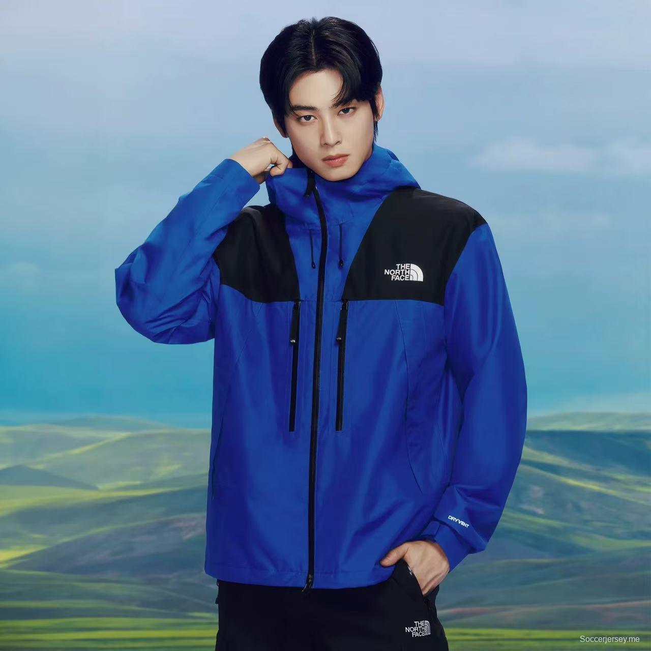 2025 جاكيت ذا نورث فيس ذا نورث فيس سلسلة سترات ذا سميت التقنية - كريمي/أسود ملون بتصميم مزدوج السحاب