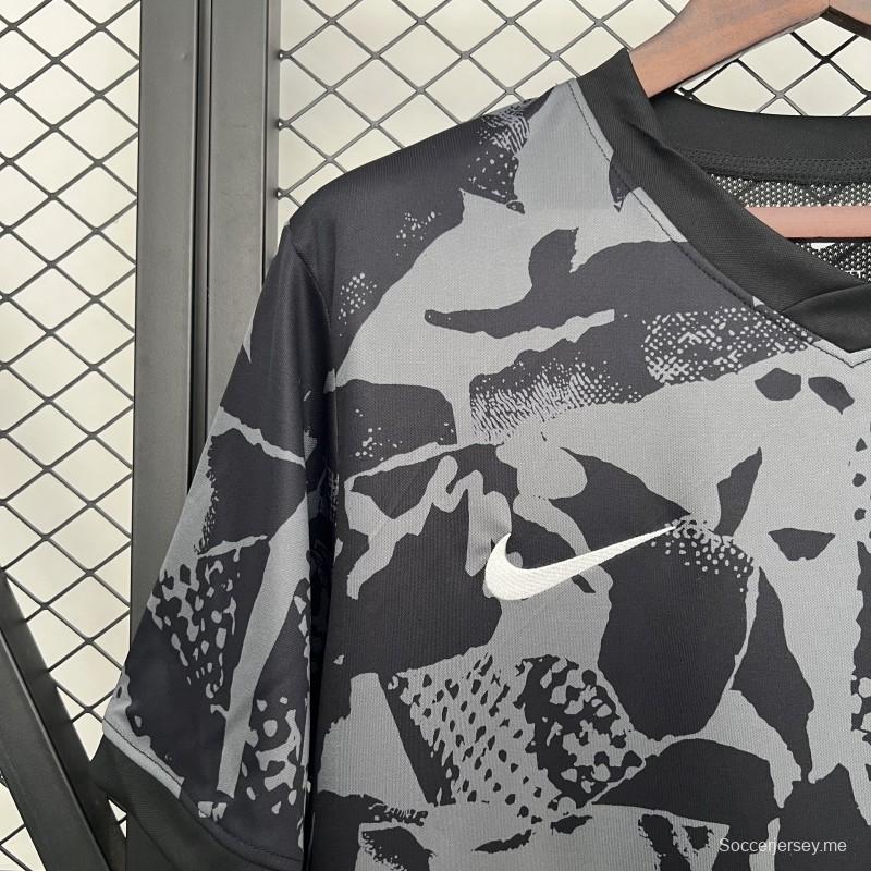 25/26 قميص سبورتينج لشبونة الرمادي قبل المباراة