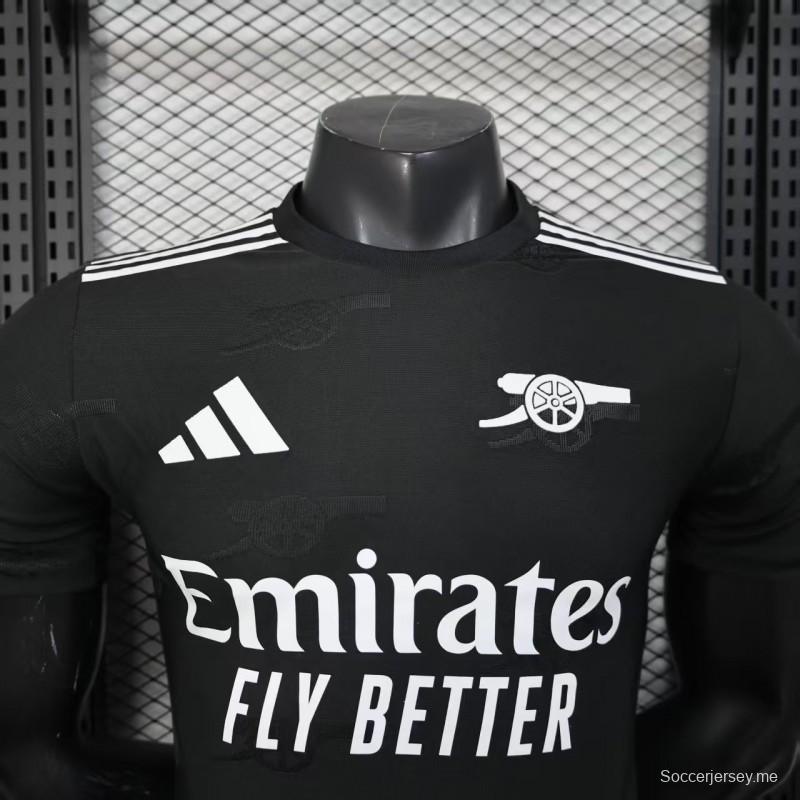 نسخة اللاعب 25/26 قميص أرسنال الأسود قبل المباراة