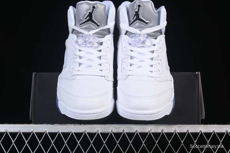 حذاء كرة السلة نايك اير جوردان 5 ريترو جوردان أبيض معدني - HQ7978-103